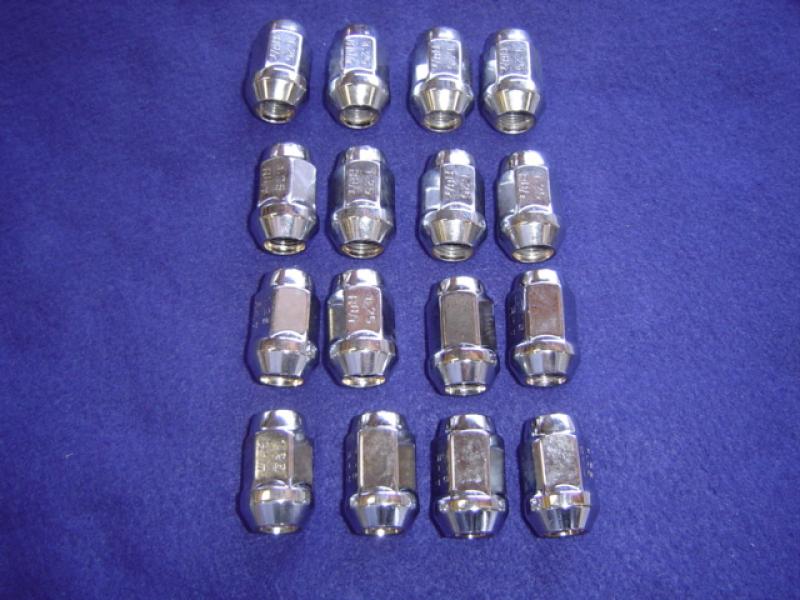 Datsun Metric custom locking lug nut kit 16
