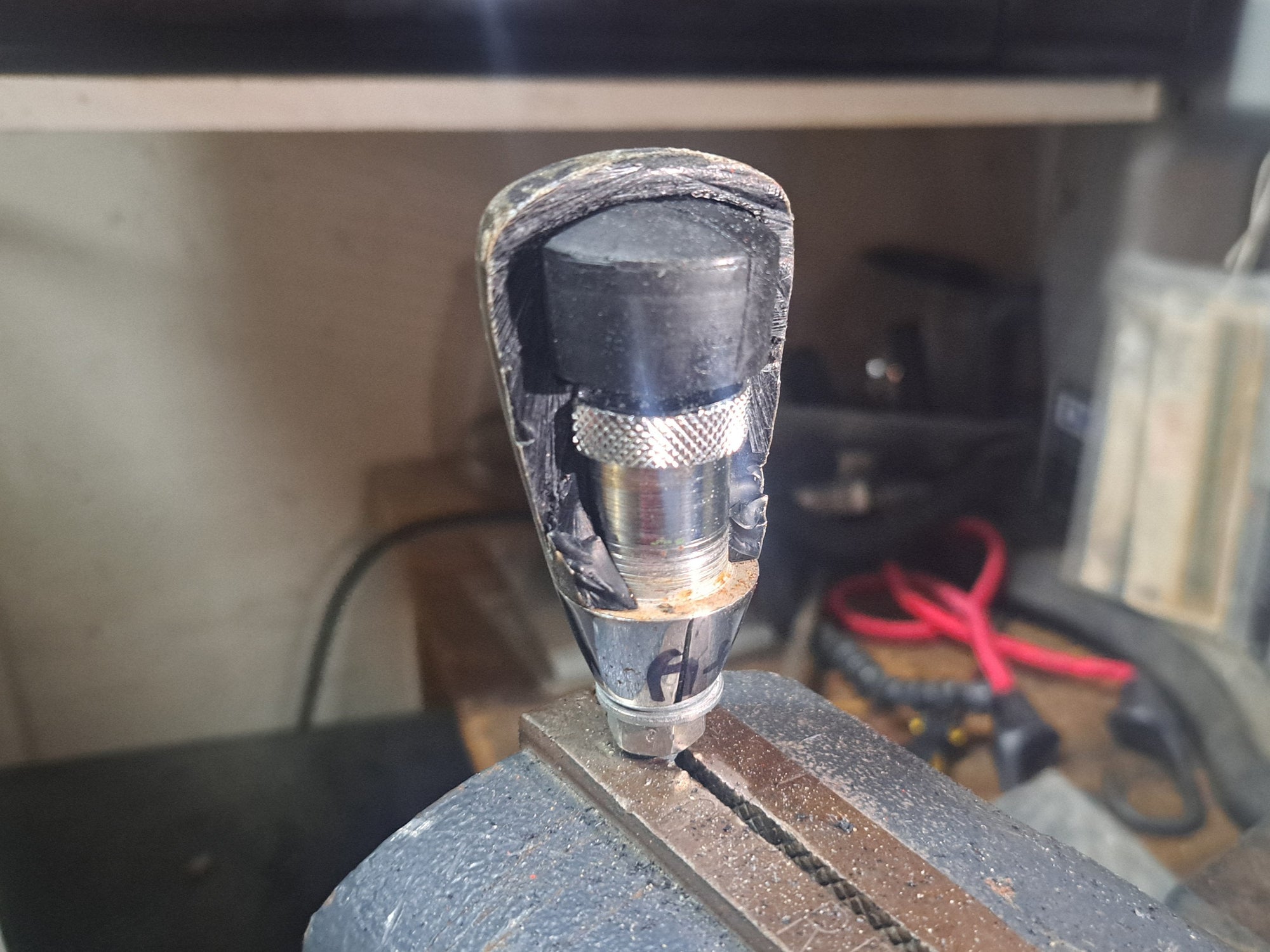 CLEAR URETHANE WITH PERFECTED PARTING LINE BETWEEN KNOB & FITTING