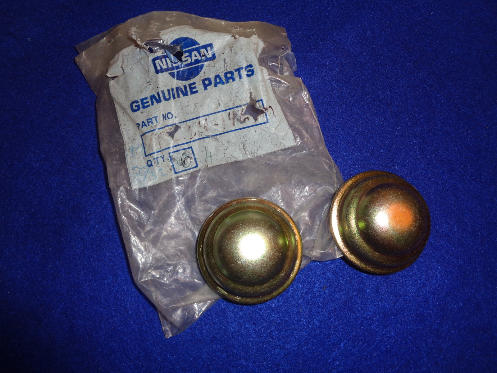 Datsun Roadster 65, 66, 67, 67 1/2, 68, 69 & 70 Front hub wheel caps