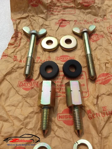 Datsun 240Z Air cleaner bolt, nut &  washer kit - ASSEMBLY