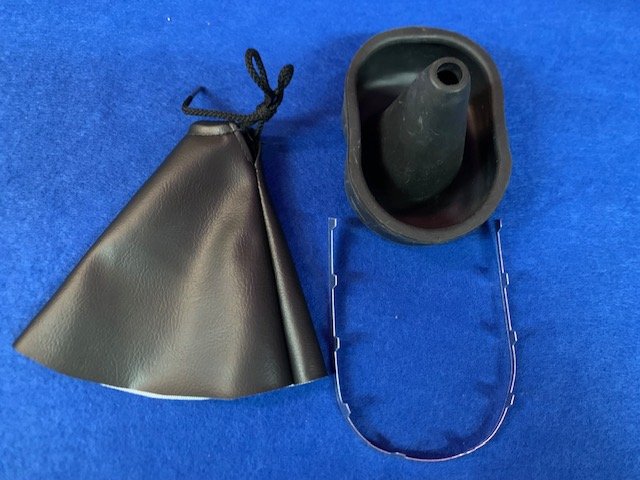 Datsun Roadster 68, 69 & 70 Vinyl boot kit with retaining ring  