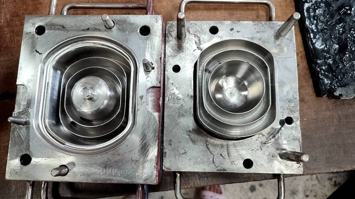 METRO TOOLING NEW PRODUCTION DATSUN ROADSTER 65, 66, 67 SHIFT BOOT