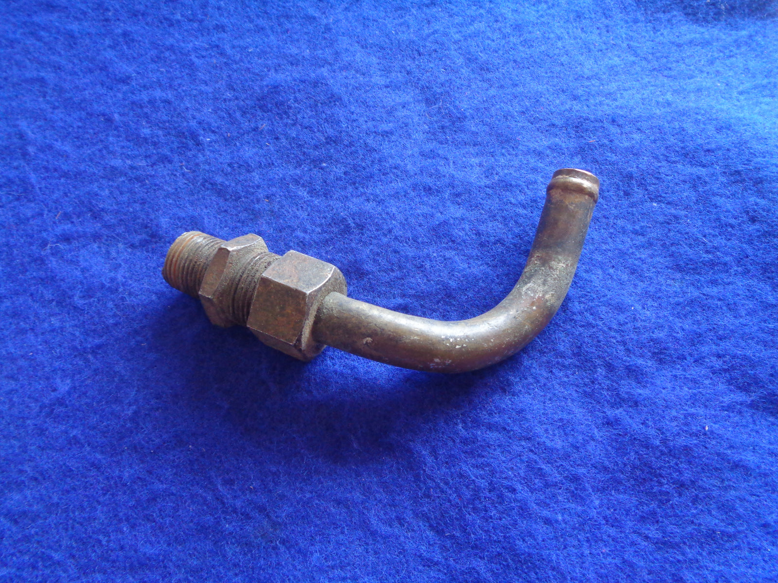 Datsun Roadster 65, 66, 67, 67 1/2, 68, 69 and 70 1600 front manifold fitting