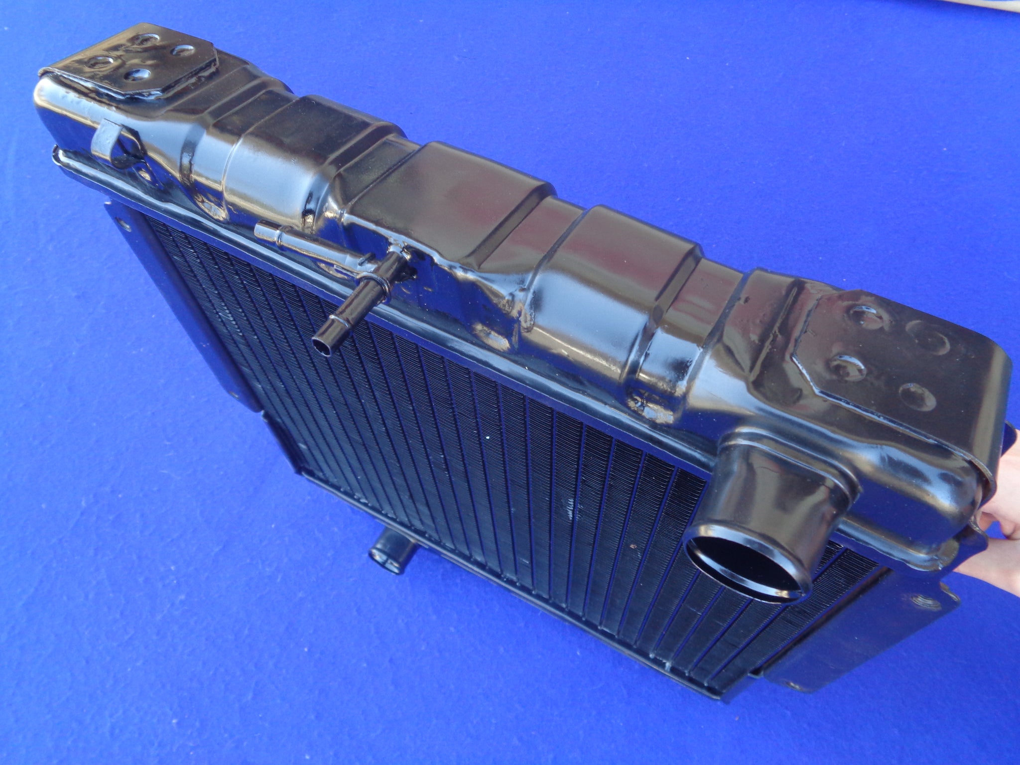 Da63 Radiator Datsun Roadster 3 Row 1600 Radiator Radiator 65, 66, 67 1/2, 68, 69 an ...