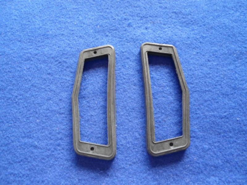 Datsun Roadster 510 68-73 license lamp rubber gasket