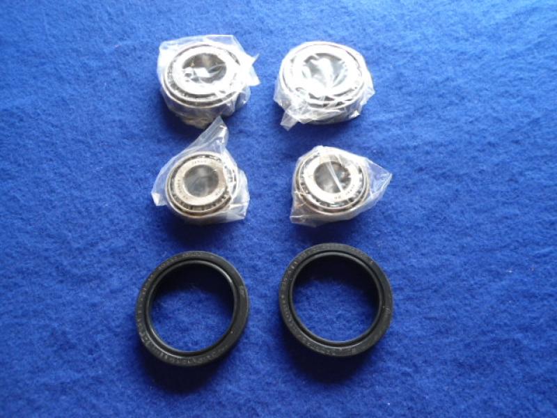 Datsun Roadster 65, 66, 67, 67 1/2, 68, 69 &amp; 70 Front axle bearing kit both sides w/seals NISSAN