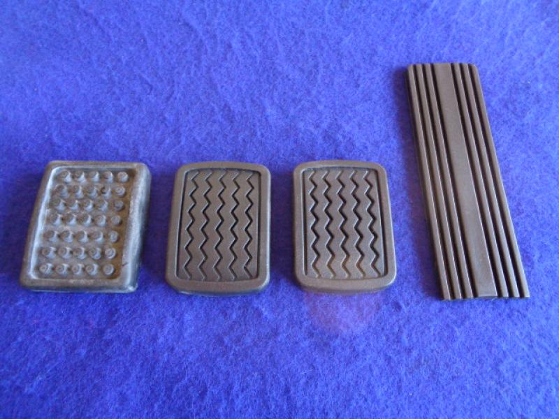 Datsun Roadster 65 & 67 1/2 - 70 Pedal Pad Set Assembly