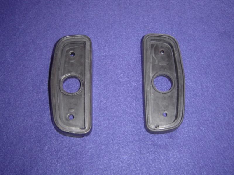 Datsun Roadster 69 & 70 LH & RH License Lamp Rubber Gaskets