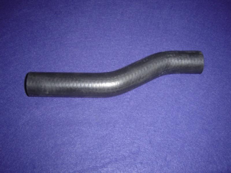 Datsun Roadster Aftermarket 67 1/2 - 70 2000 Upper Radiator Hose